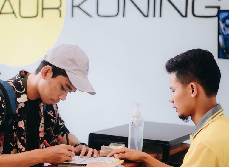 Aur Kuning Hostel Syariah Bukittinggi