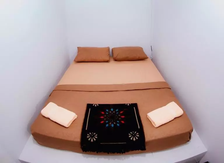 Aur Kuning Hostel Syariah Bukittinggi