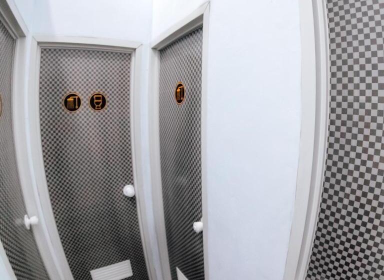 Aur Kuning Hostel Syariah Bukittinggi