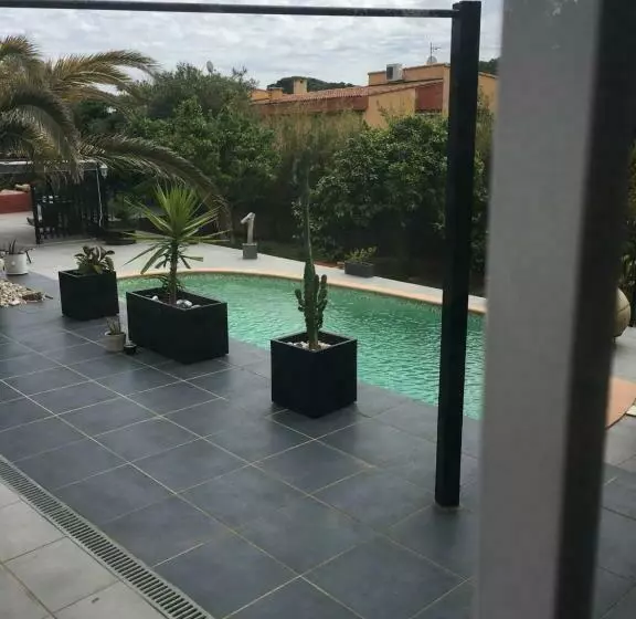 ベッドアンドブレックファースト Atelierchic