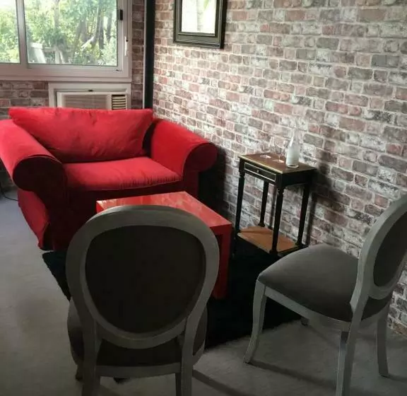 ベッドアンドブレックファースト Atelierchic