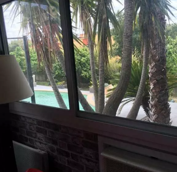 ベッドアンドブレックファースト Atelierchic