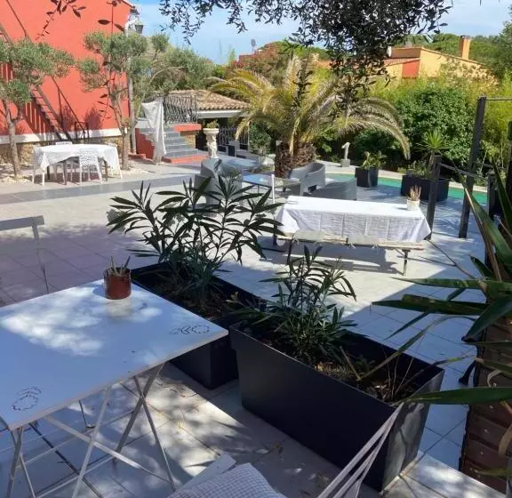 ベッドアンドブレックファースト Atelierchic