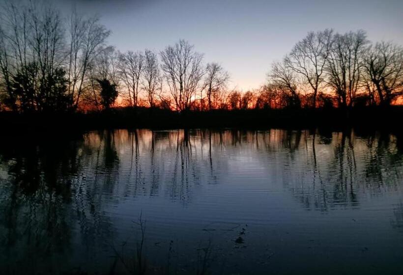 ベッドアンドブレックファースト Domaine Du Clos Henri