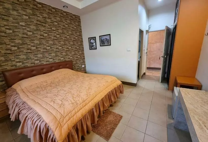 تختخواب و صبحانه Kireeya Villa