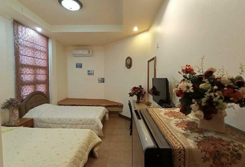 Bed and Breakfast Kireeya Villa