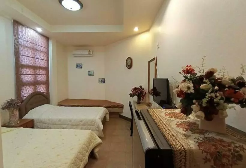 تختخواب و صبحانه Kireeya Villa