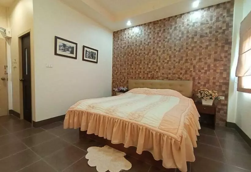 تختخواب و صبحانه Kireeya Villa
