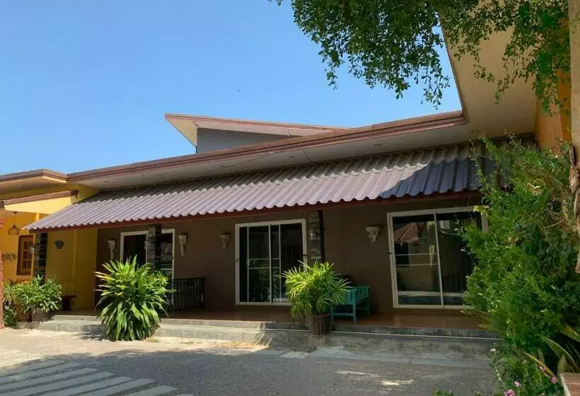 تختخواب و صبحانه Kireeya Villa