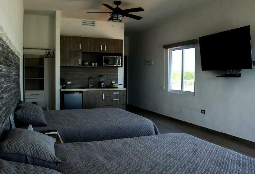 בית מלון כפרי Rancho Sotolar   Glamping Linares