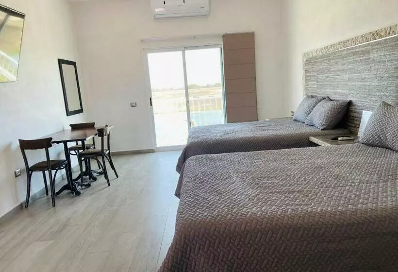 ホテル Rancho Sotolar   Glamping Linares