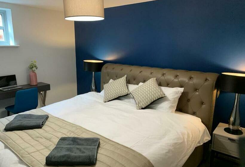 ホテル The Falcon Tap Boutique Inn