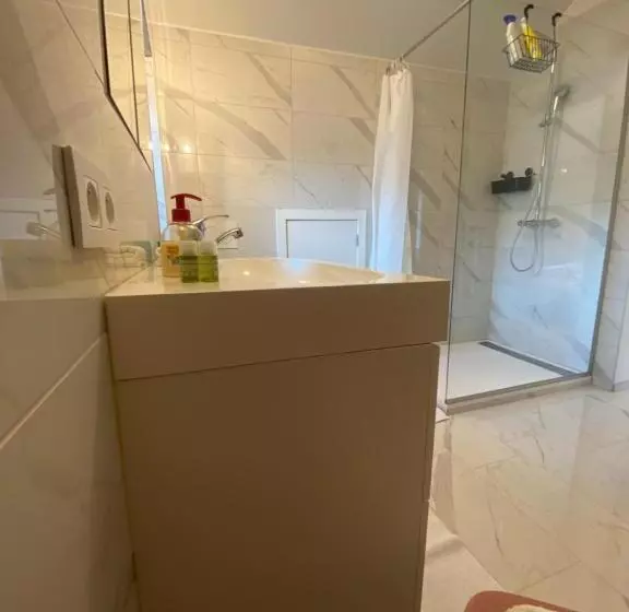 Majatalo Nummer 151 Villastudios