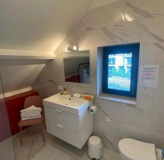 Majatalo Nummer 151 Villastudios