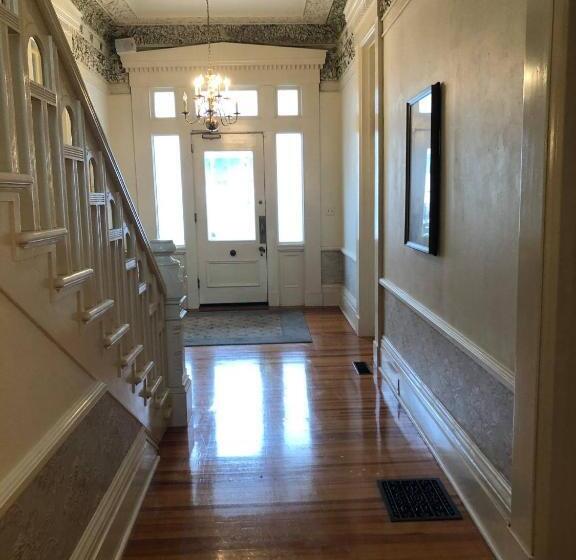 膳宿费 Suite 3 Eighteen