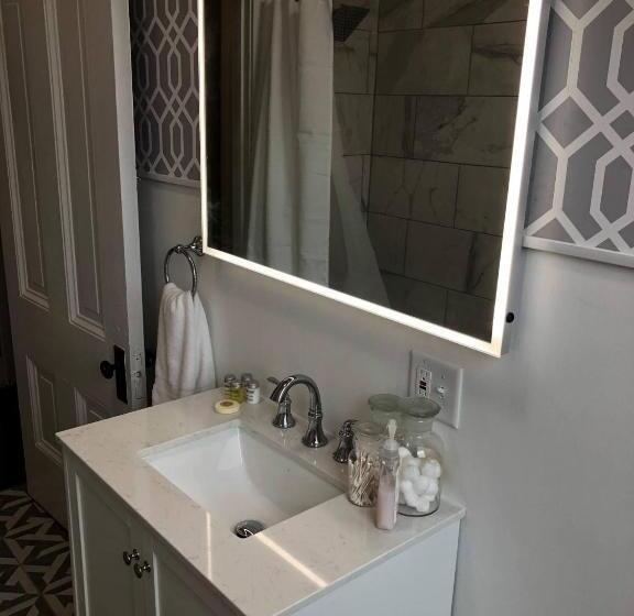 膳宿费 Suite 3 Eighteen