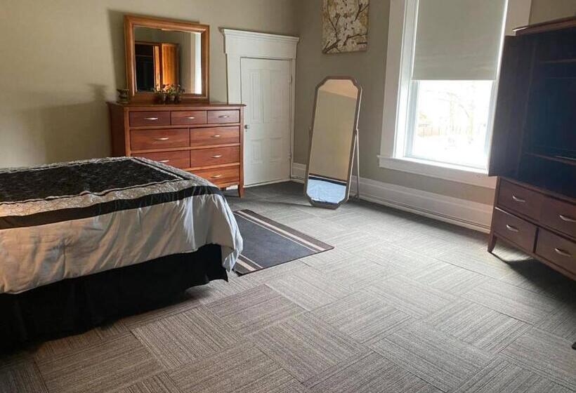 膳宿费 Suite 3 Eighteen