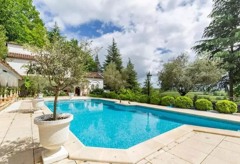 Aamiaismajoitus (B&B) 1986malagar