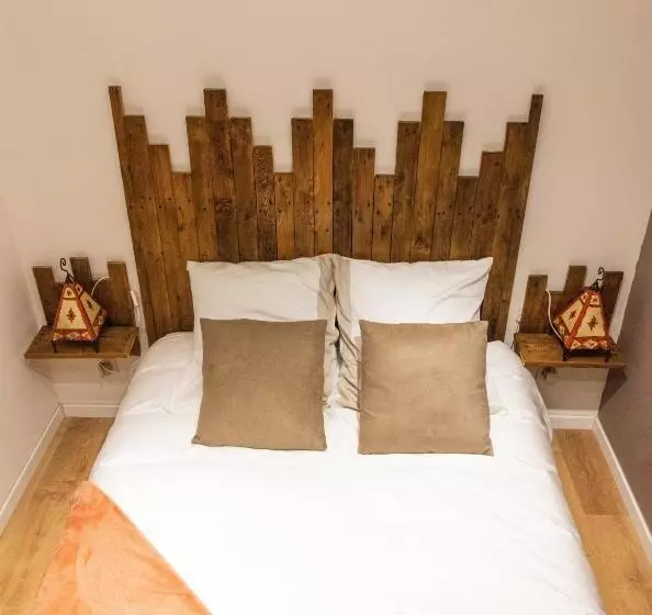 تختخواب و صبحانه Aux 3 Nuances Suites Privatives & Spa