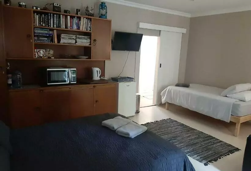 Aamiaismajoitus (B&B) Dennecres4guestrooms