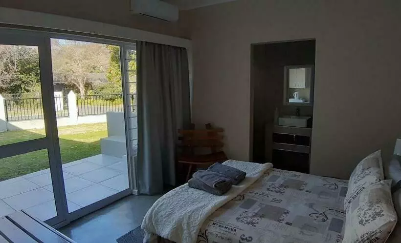 Aamiaismajoitus (B&B) Dennecres4guestrooms