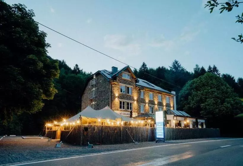 Hotelli Café Coureur Houffalize