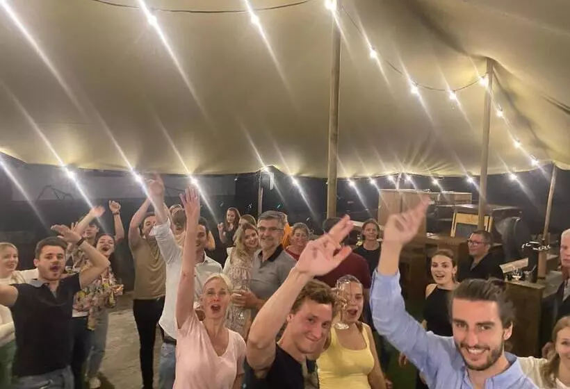 Hotelli Café Coureur Houffalize