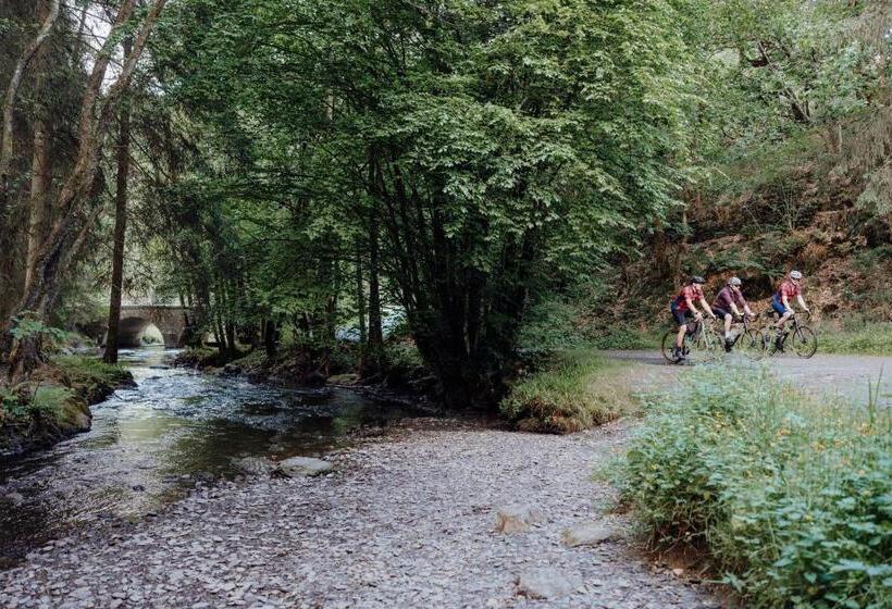 هتل Café Coureur Houffalize