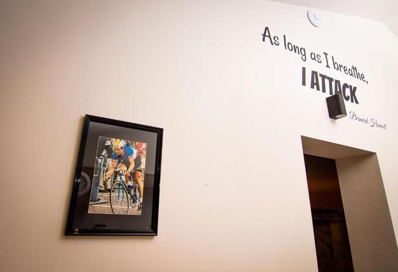 هتل Café Coureur Houffalize