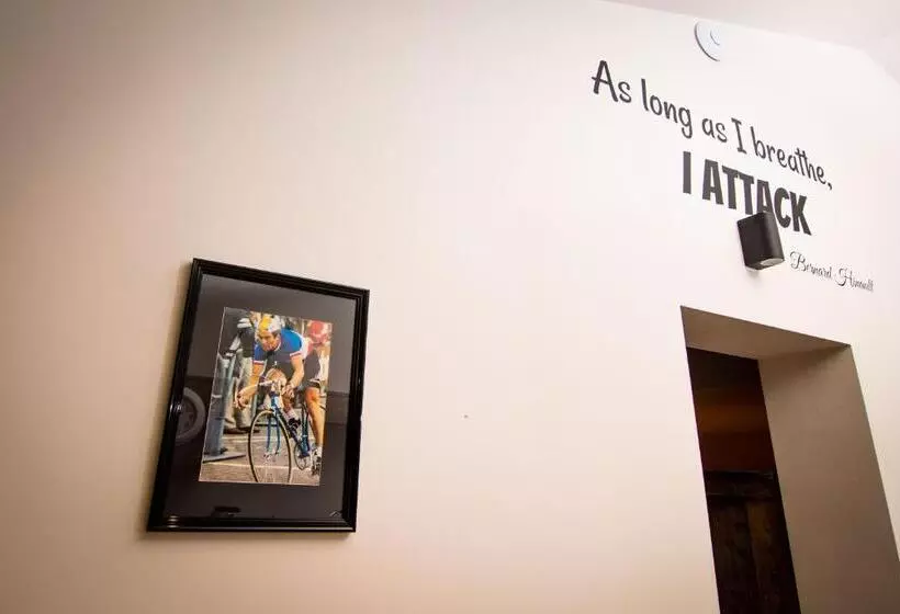 Hotelli Café Coureur Houffalize