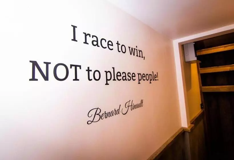 Hotelli Café Coureur Houffalize