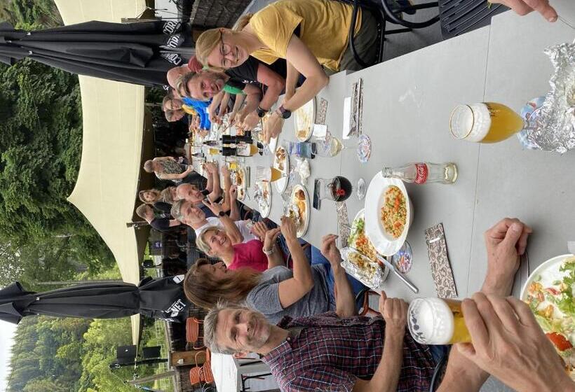 هتل Café Coureur Houffalize