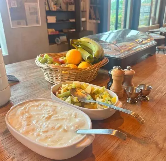 Hotelli Café Coureur Houffalize