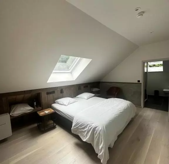 Hotelli Café Coureur Houffalize