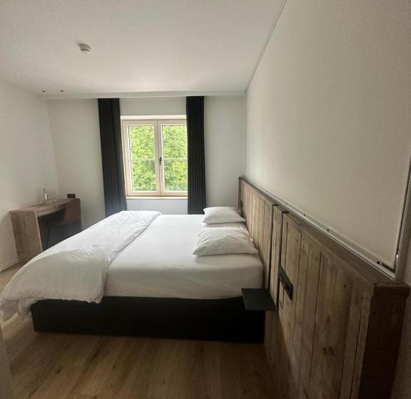 هتل Café Coureur Houffalize