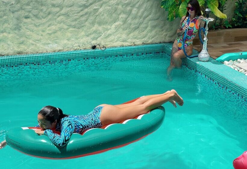 پانسیون Aquzz Hotel & Spa