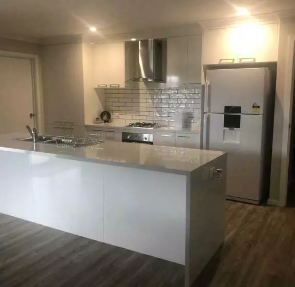 Majatalo Brand New 4br Get Away 5min To Albury City