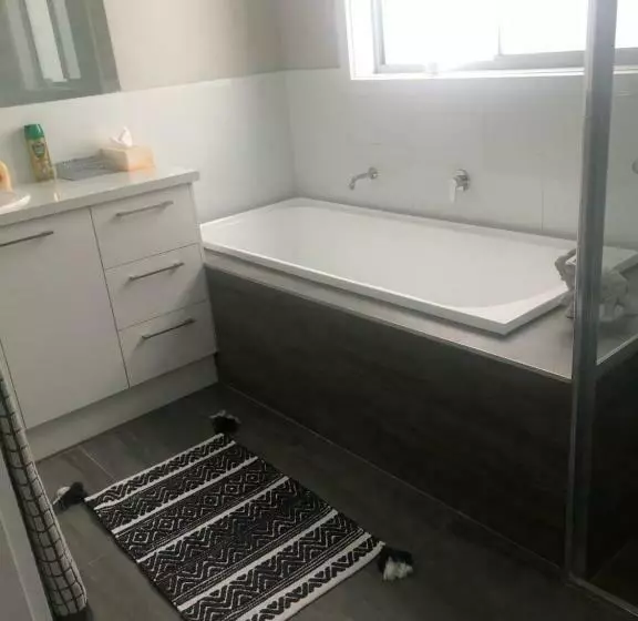 Majatalo Brand New 4br Get Away 5min To Albury City