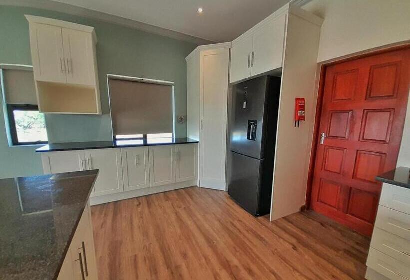 פנסיון Kameeldrift Waterfront Estate & Resort