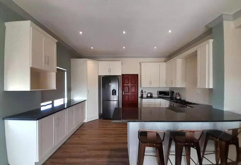 Majatalo Kameeldrift Waterfront Estate & Resort