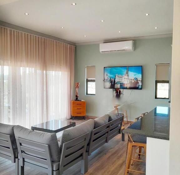 פנסיון Kameeldrift Waterfront Estate & Resort