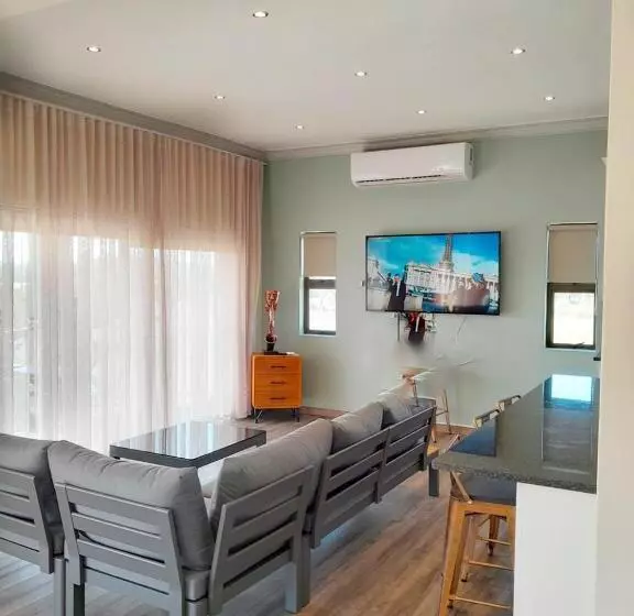 Majatalo Kameeldrift Waterfront Estate & Resort