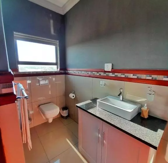 Majatalo Kameeldrift Waterfront Estate & Resort