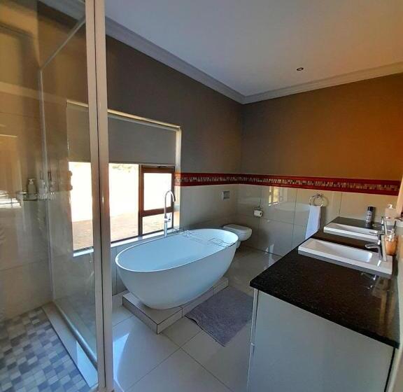 פנסיון Kameeldrift Waterfront Estate & Resort