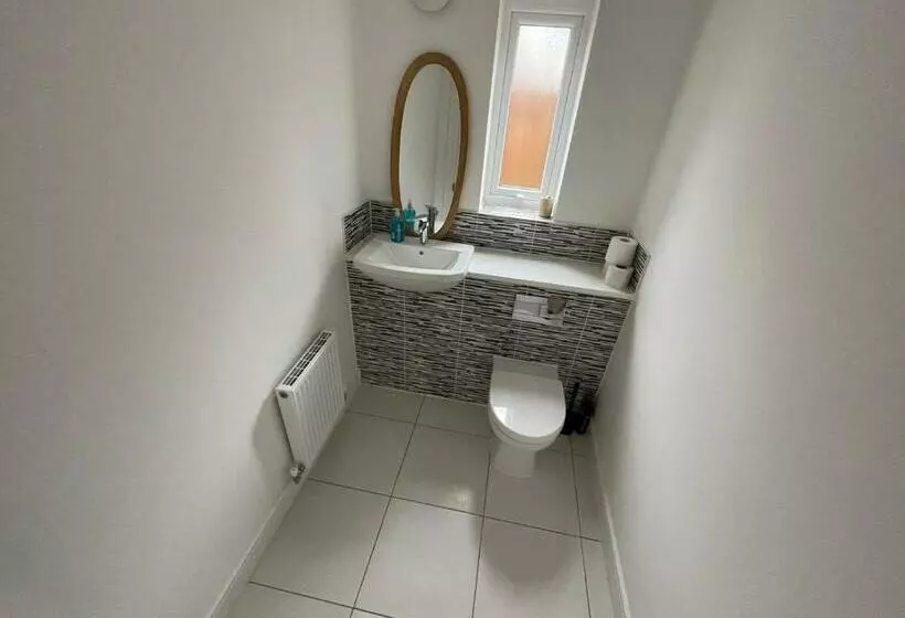 پانسیون Large Spacious Room With Massive Bed And Free Wifi