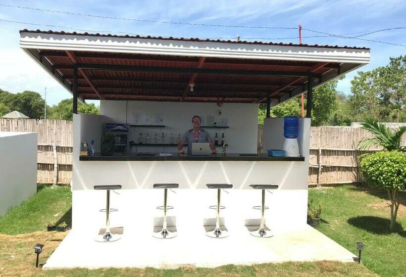 Pensió Paradise Beach Guest House