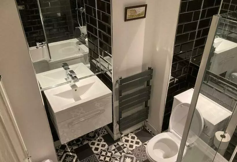 ペンション Shorelands B&b