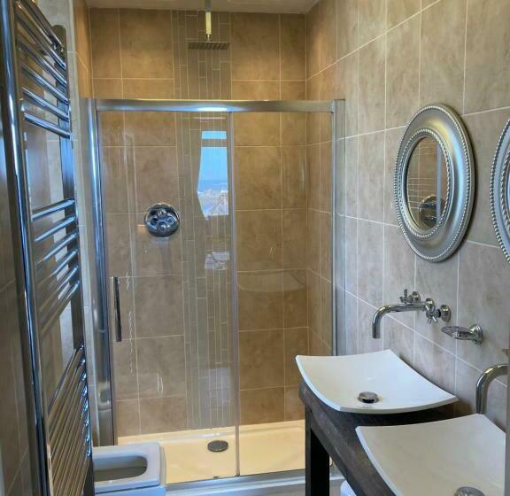 بنسيون Shorelands B&b