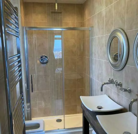 ペンション Shorelands B&b