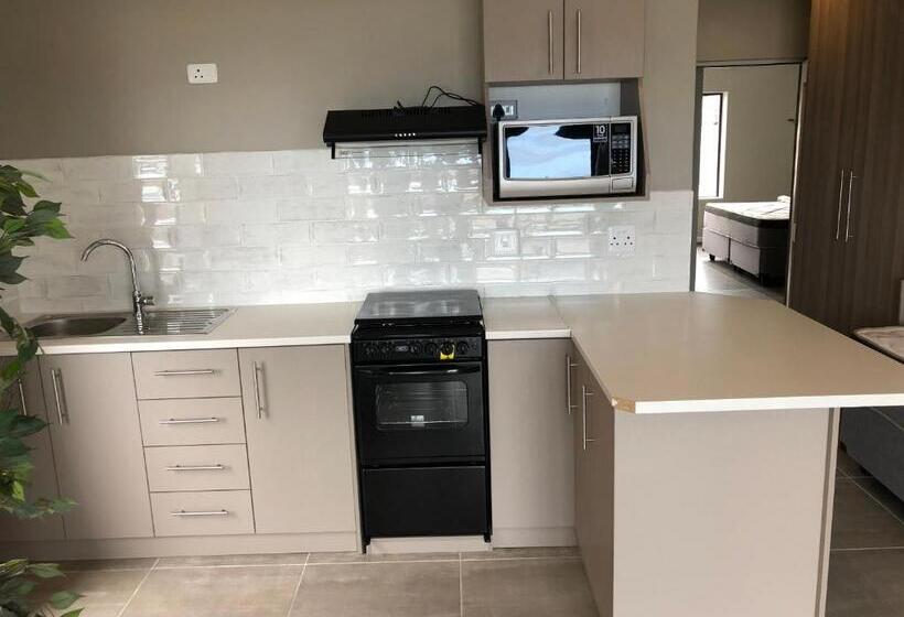 Пансион White Sands Self Catering Units